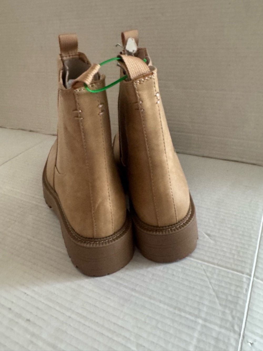 Dream Pairs Ankle Boot Chelsea lug Boots Block Heel Platform Booties Tan‎ size 9 - Picture 10 of 10